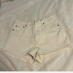 Cream Abercrombie mom shorts